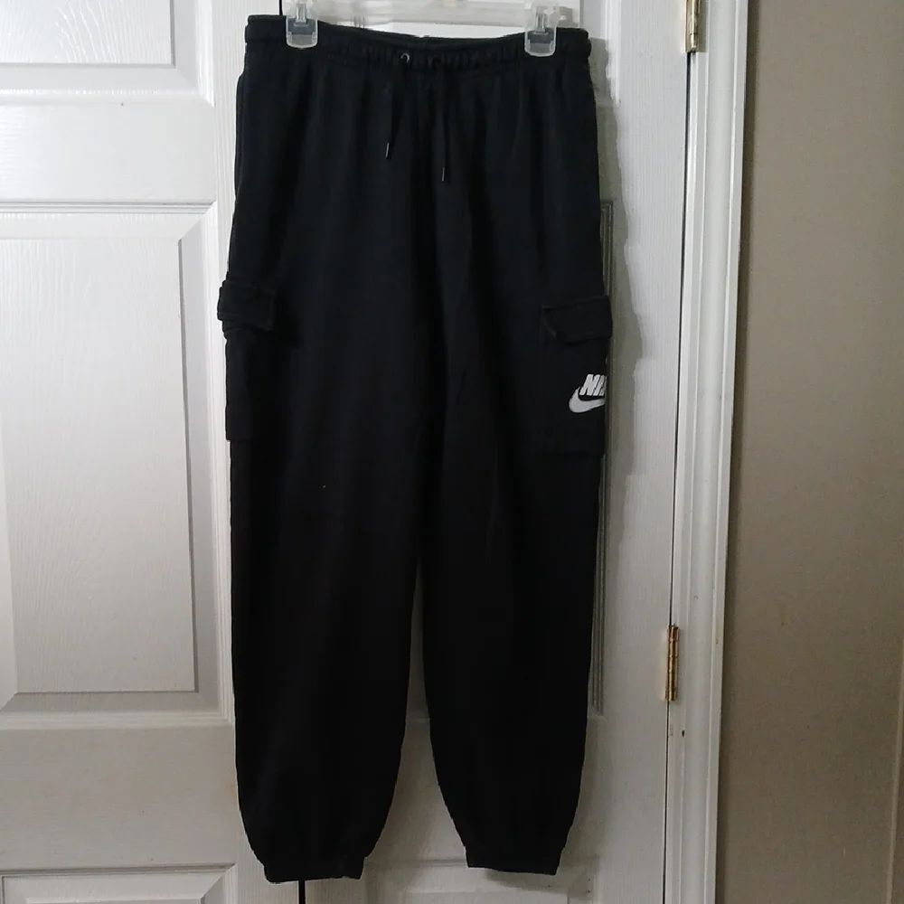 Nike Black workout Jogger sweatpants cuffed hem Sz M EUC